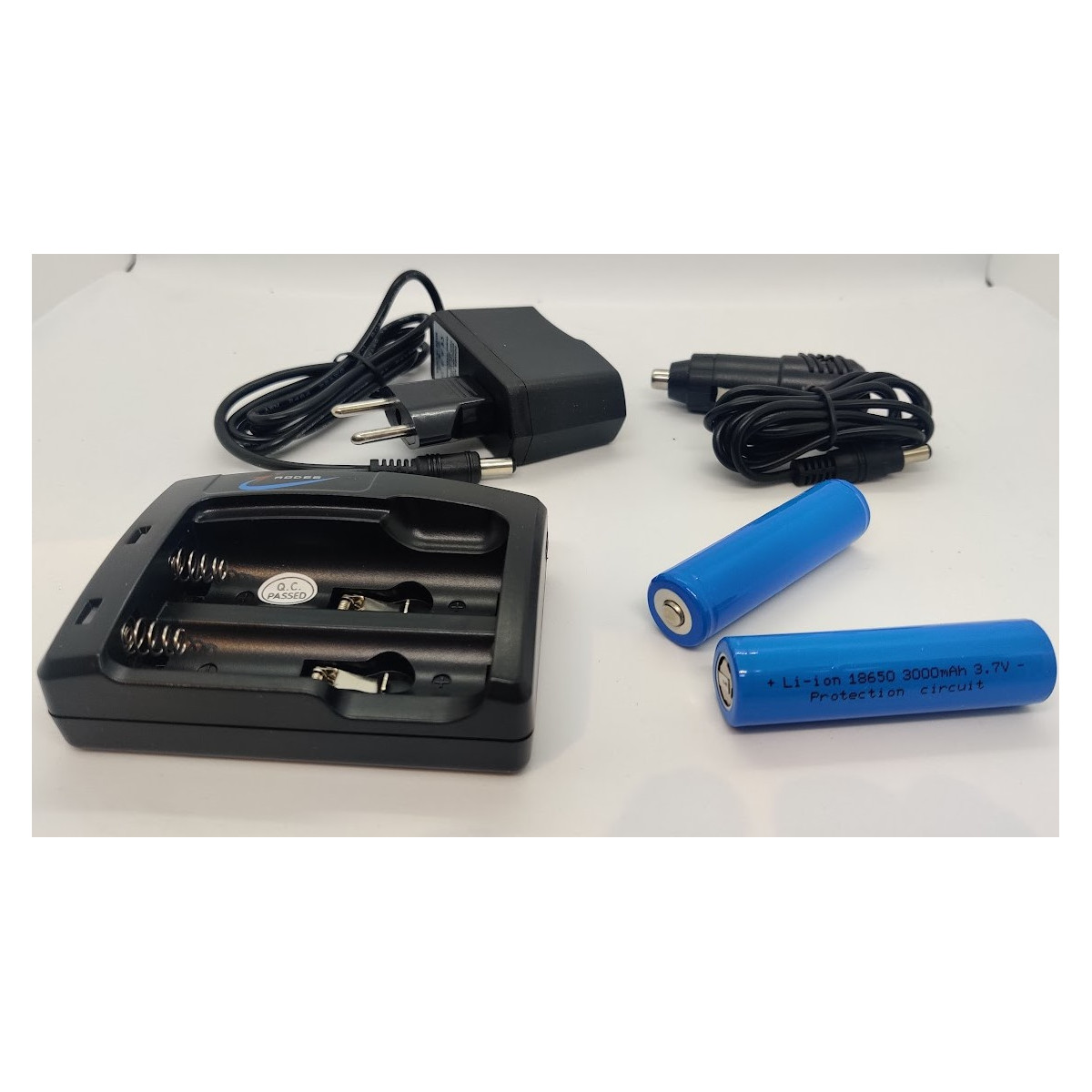 Oplader og 2 stk 18650 Lithium batterier